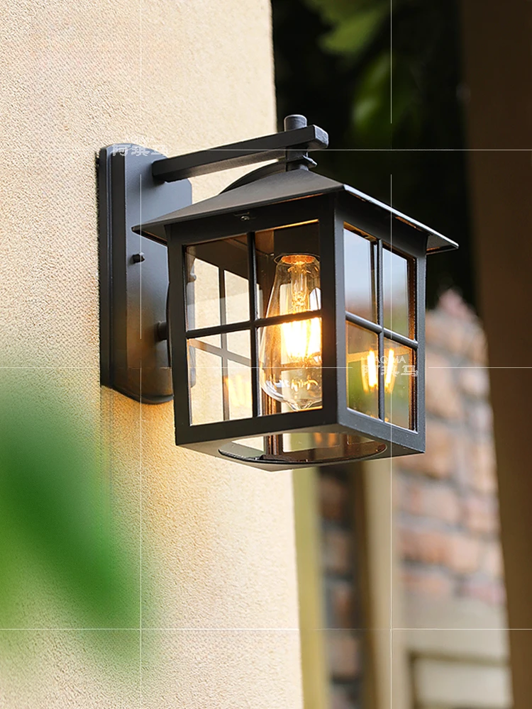 

Solar wall lamp European outdoor villa courtyard wall lamp Outdoor gate lights on both sides American balcony wall lamp