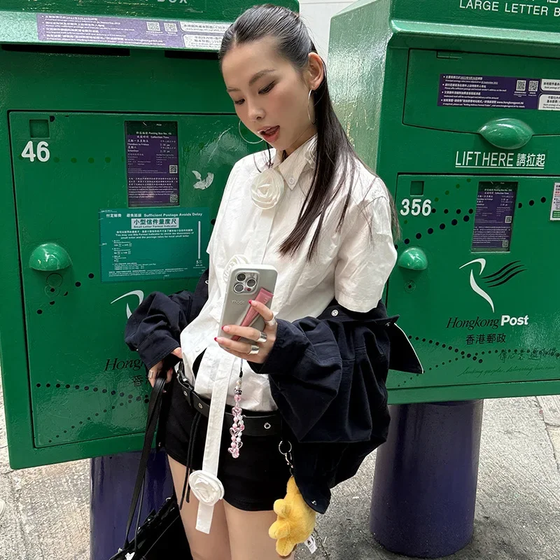 

Stylish foreign street white three-dimensional handmade rose streamer design shirt