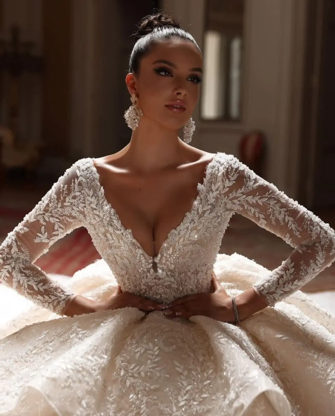 Luxus Hochzeit Kleider Lange Ärmel V-ausschnitt Pailletten Appliques Stickerei Schicht Perlen Rüschen Spitze Brautkleider Vestina De Novia