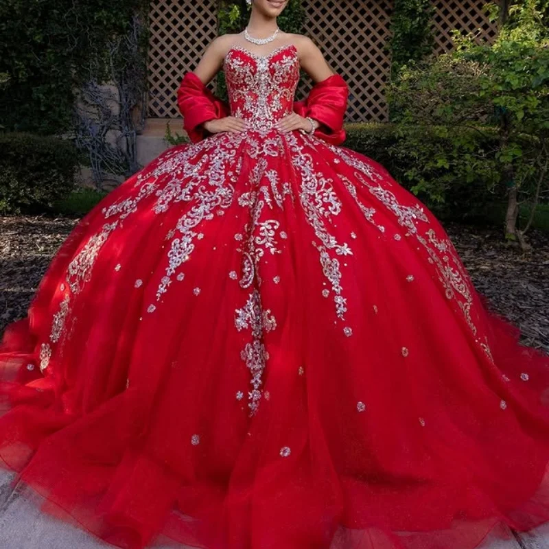 

Красные платья Quinceanera с открытыми плечами, серебристые блестящие наклейки, кружевное многослойное платье с длинным хвостом и бантом, Vestido De 15, Quinceanera, на заказ