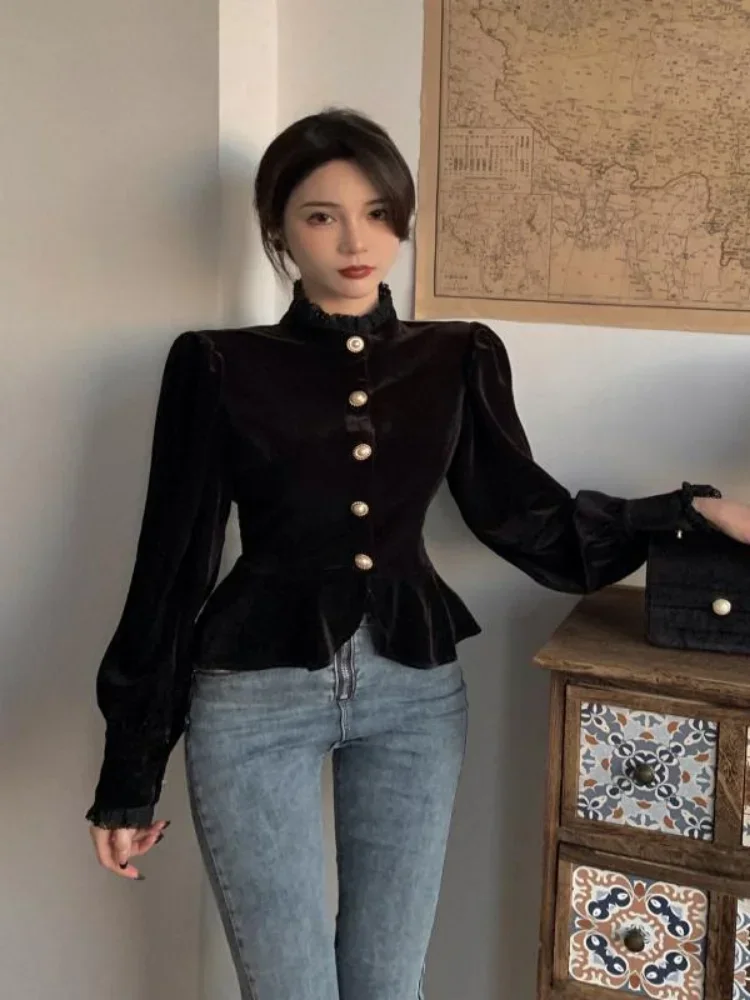 Wełnianka koreańska bluza z rękawem w stylu Vintage bluza bluza z koronką guzik perłowy czarna przylegająca elegancka aksamitna bluzka damska krótka koszulka