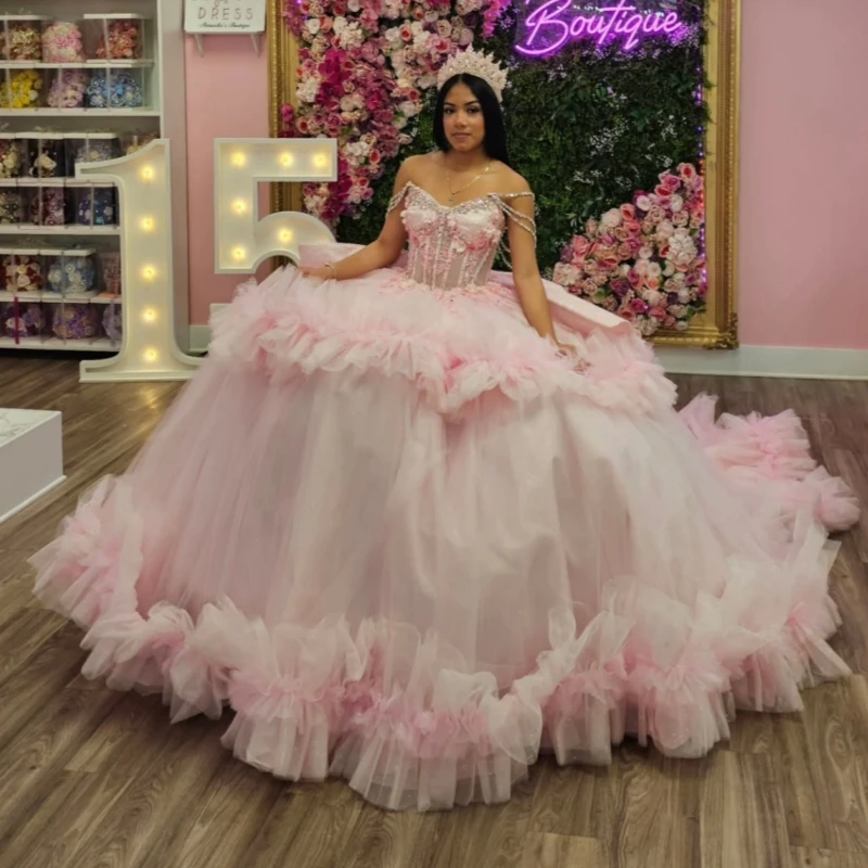 

Linght Pink Shiny Quinceanera Dresses Off The Shoulder Beading Crystal Tiered Tull Party Birthday Sweet 16 Dress Vestidos 15
