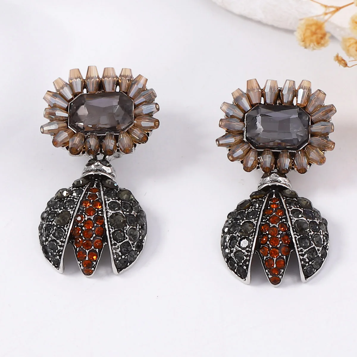 ZAA خمر معدن حجر الراين عباد الشمس الحيوانات النحل أقراط للنساء عطلة هدايا مجوهرات الحفلات