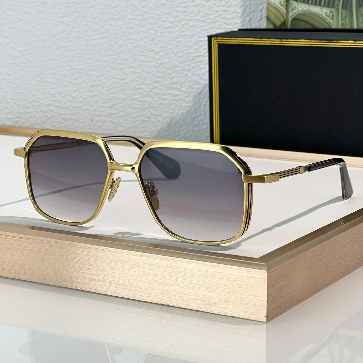 Fashion Sunglasses For Women and Men AIDA Anti-Ultraviolet Retro Plate Full Frame Special design Glasses Random Box