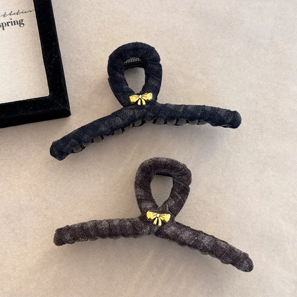 

Korean bow plaid grab clip 2025 new autumn shark pin large headdress for women girl hair makeup leading fashion popular catches