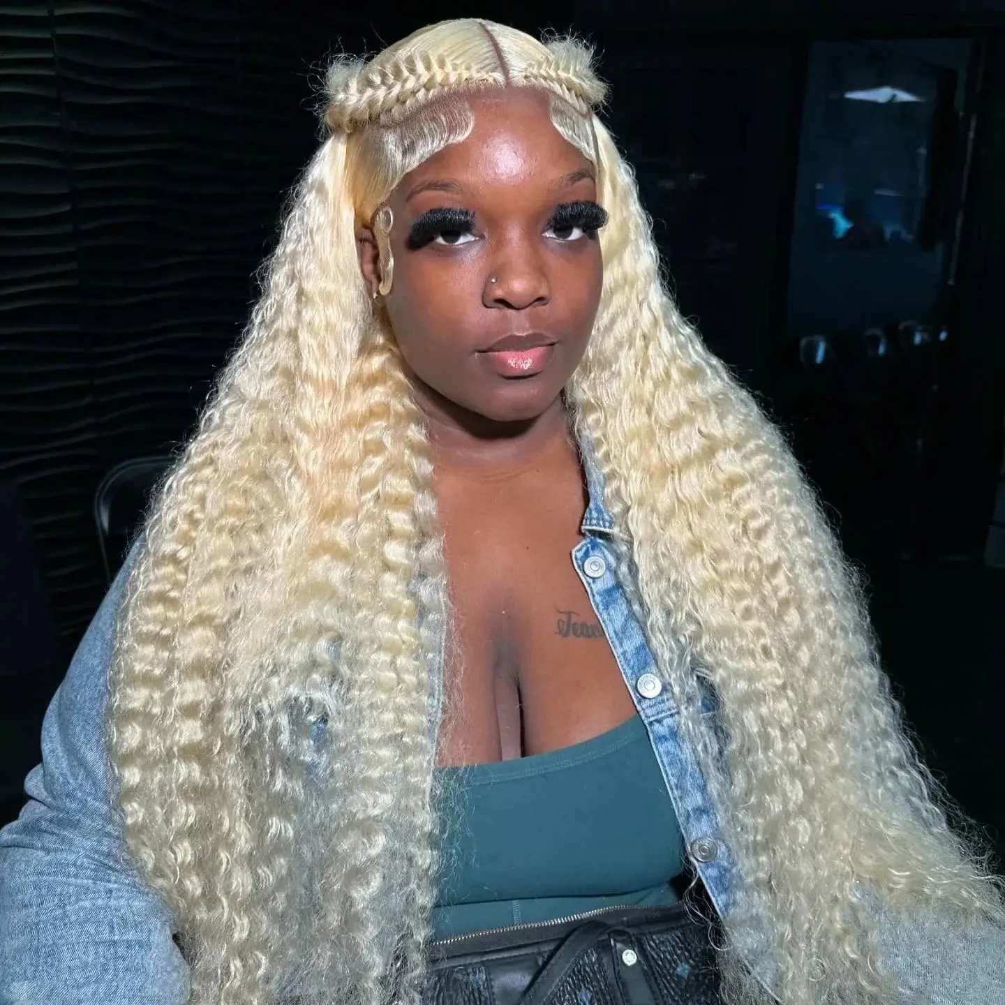 30 Inch 13X6 613 Deep Wave Lace Frontal Wigs Water Wave Wigs Long Curly Wave 613 Blonde Wigs Pre Plucked For Women 250% Density