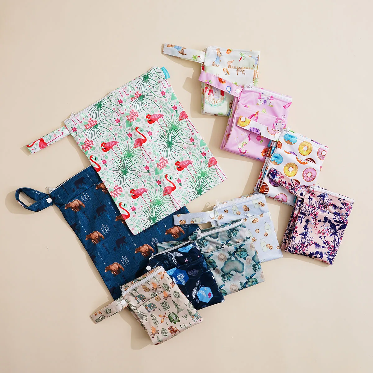 カンゴベビー-再利用可能な防水おむつバッグ-–-10種類のランダムプリントデザイン、環境に優しい洗えるベビートートバッグ（旅行＆収納用）