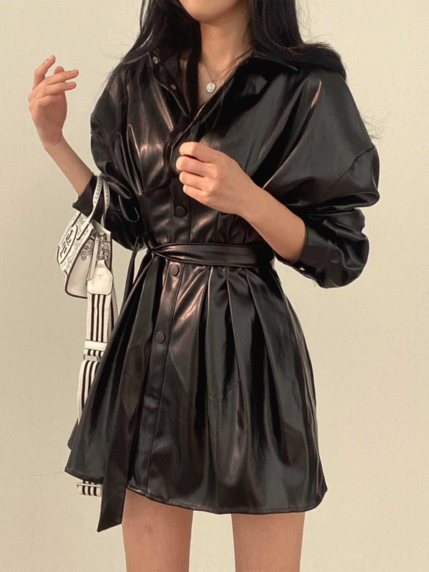 Chic Vintage Autumn PU Leather Jacket Women's Belted Slimming Midi Length Biker Coat with Pleated Detail Elegant Style