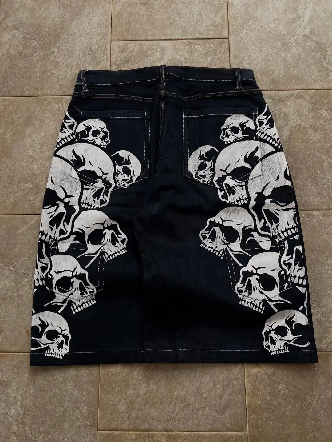 

Harajuku винтажные готические мужские джинсовые шорты с рисунком черепа и вышивкой, свободные шорты унисекс, повседневные модные шорты для пар с принтом Y2K