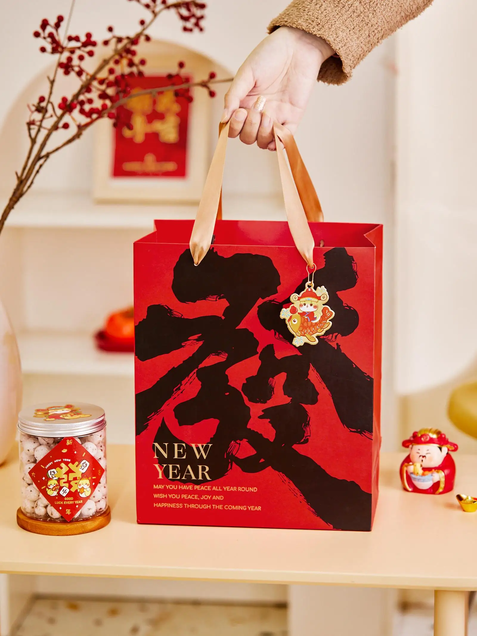 

Подарочный пакет для выпечки и конфет к Новому году 2026, большой, бумажный, с внешним слоем из специальной бумаги и ручкой-лентой