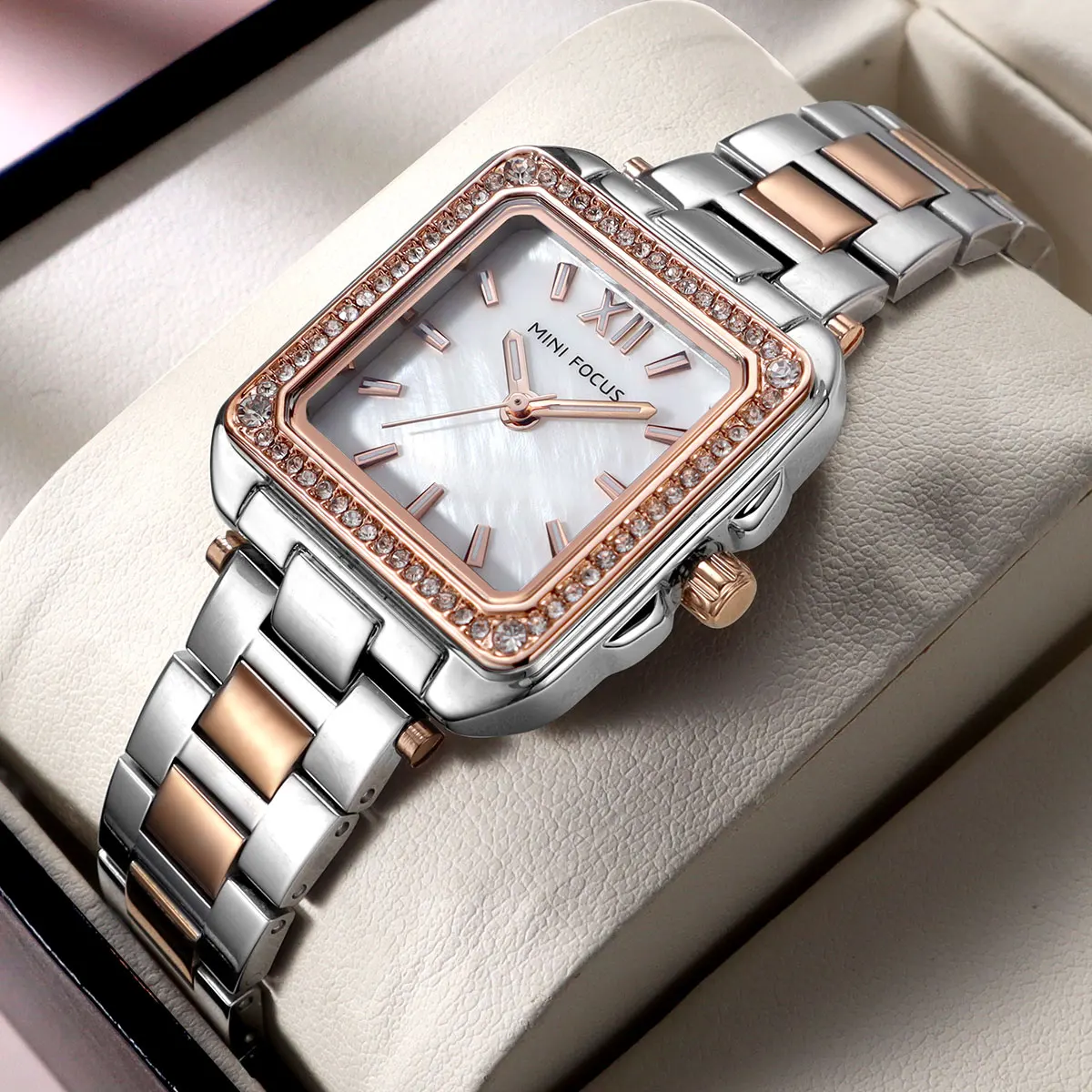 

MINI FOCUS 0619 Женские часы светлого цвета, роскошный квадратный комплект с бриллиантами, дизайн перламутрового циферблата, ремешок из нержавеющей стали, женские часы
