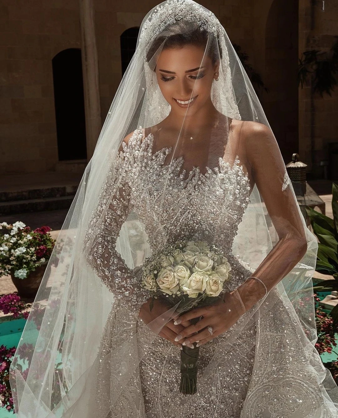 Robe de mariée luxueuse en dentelle, asymétrique épaule dénudée, avec des Appliques, sur mesure, avec traîne détachable