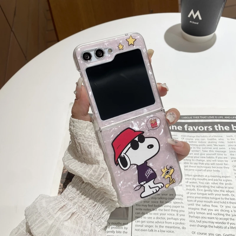 Soft TPU Cartoon Phone Case com colhedor para Samsung Galaxy Z Flip, amendoim e Snoopy, bonito e bonito, Snoopy e Snoopy, Z Flip 5