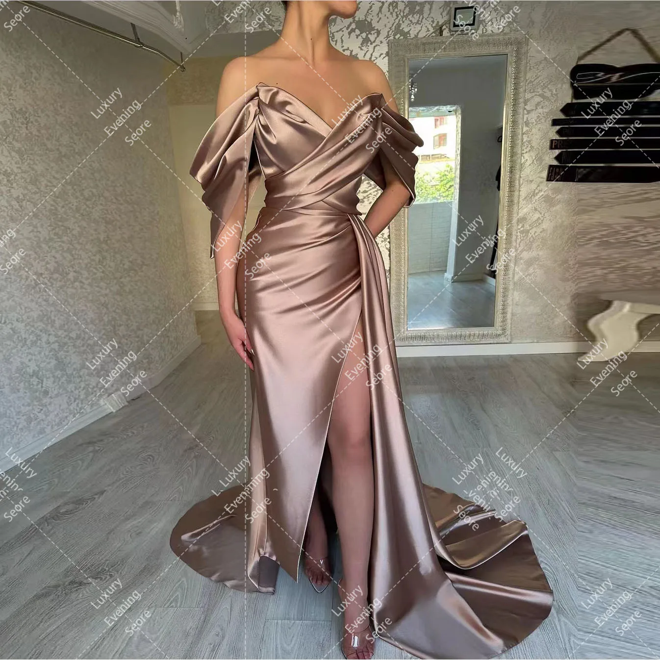 

Luxury Light Satin Evening Dresses Mermaid Woman's V Neck Sexy Side Split Sweep Train Fashion Formal Celebrity Party Prom Gowns