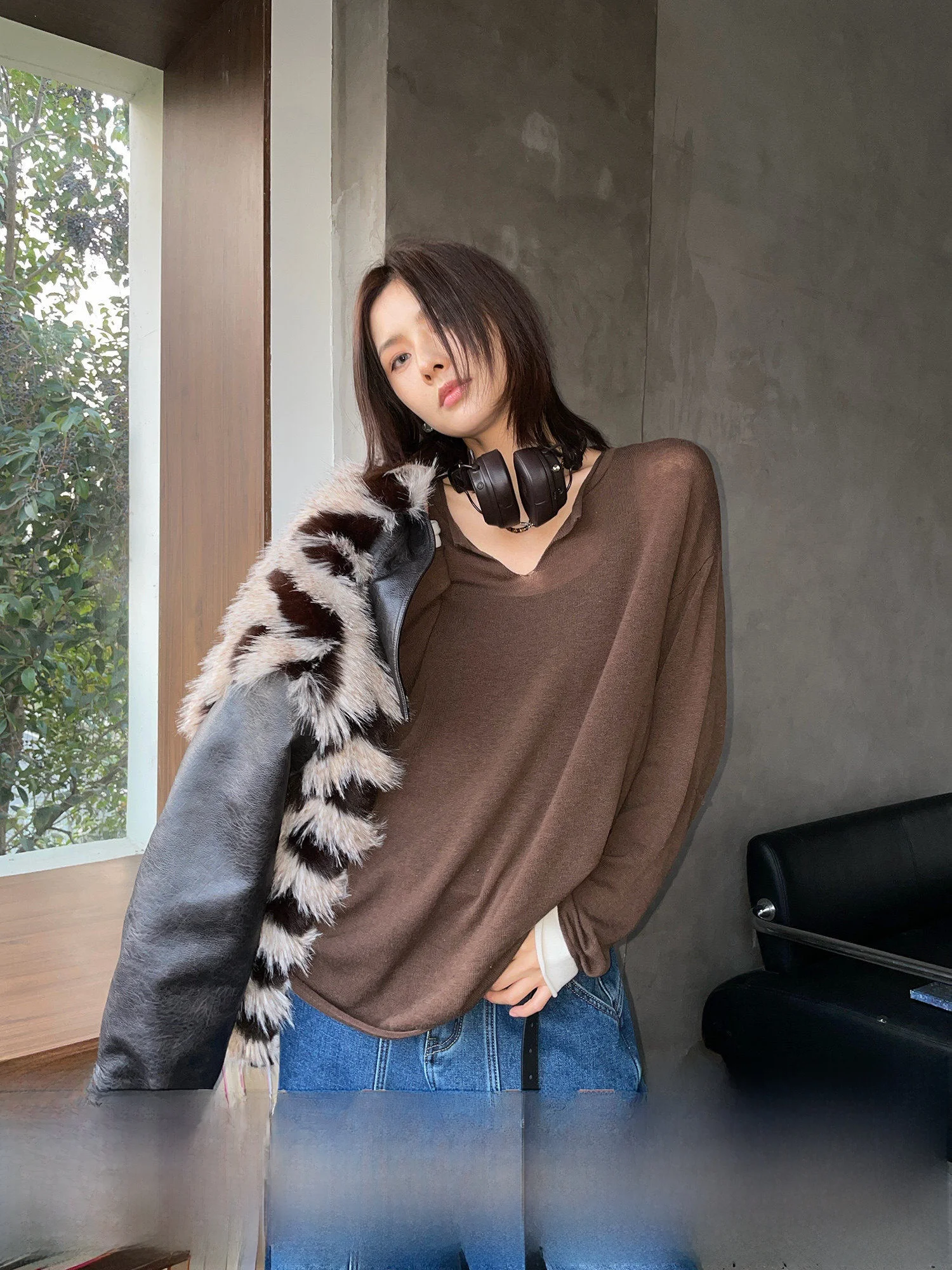

JCCC Shadow New Year Soft 100% Wool V-Neck Color Block Lazy Versatile Knitted Overhead Sweater Loose Fit Long Sleeve Warmth