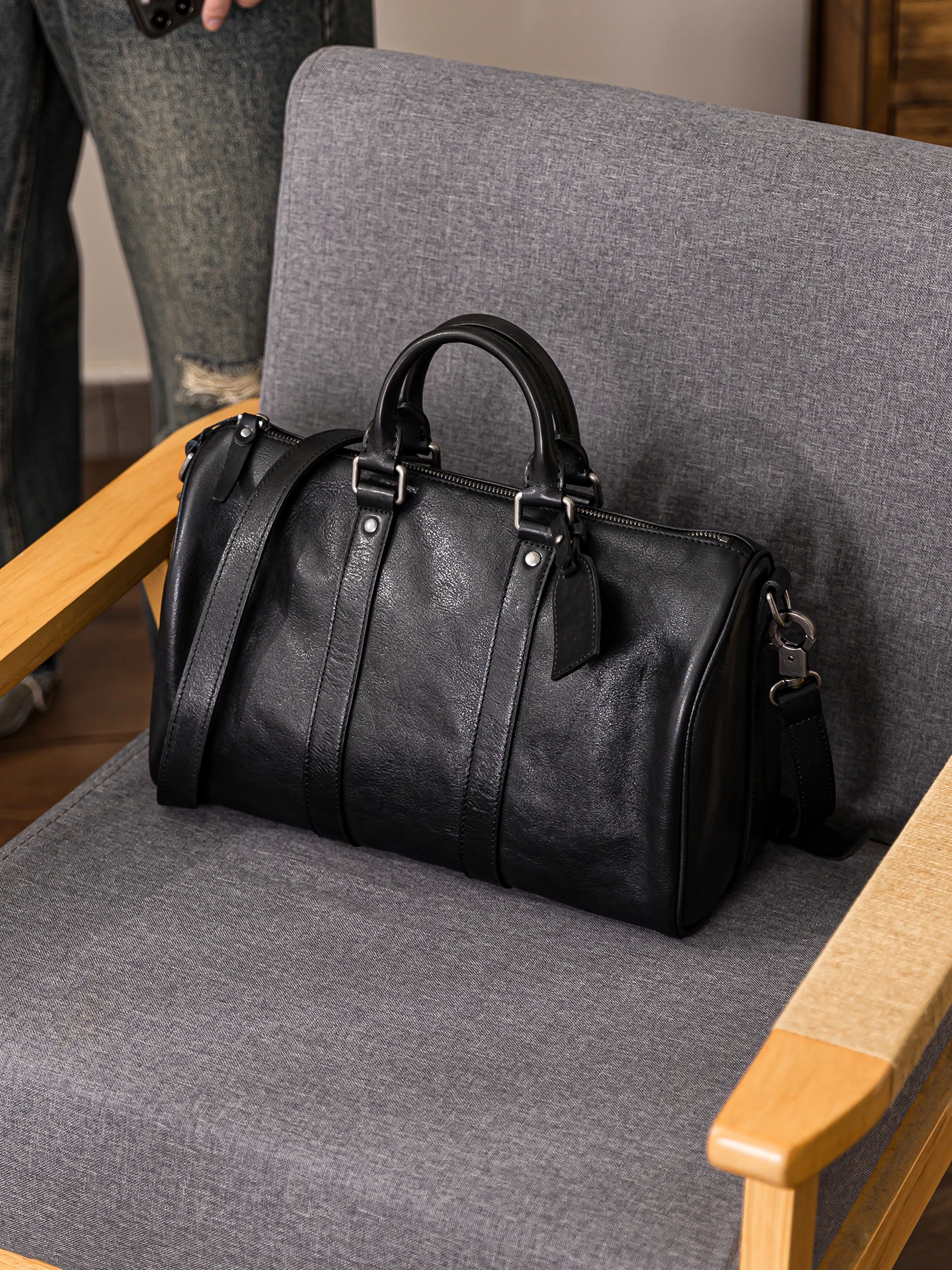 

PNDME outdoor daily travel first layer leather men's handbags casual sports luxury genuine leather black shoulder crossbody bag