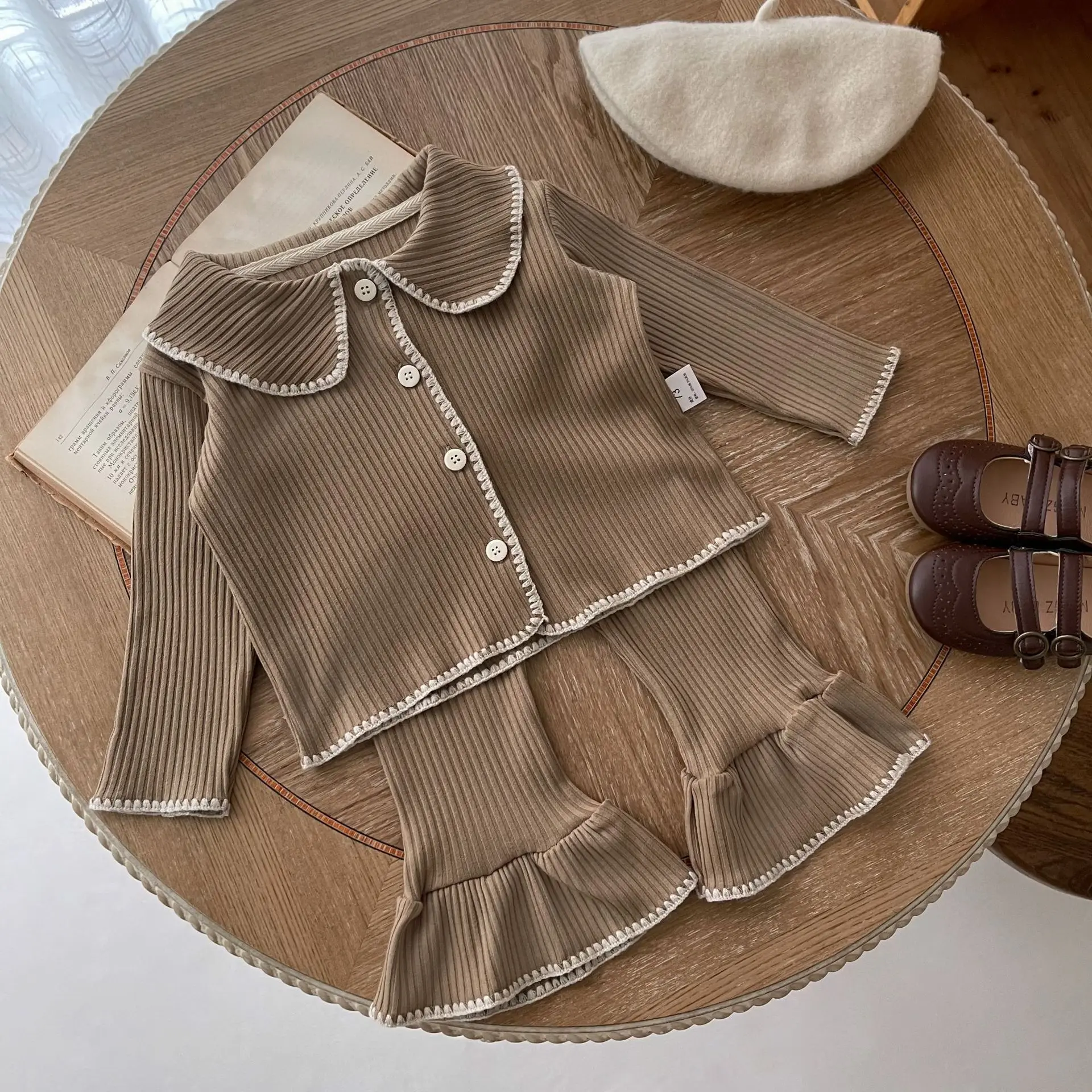 Baby Girl Lapel Cardigan e calças lared, conjunto de roupas infantis monocromáticas, roupas de manga comprida para criança, novo, outono, 2 peças,