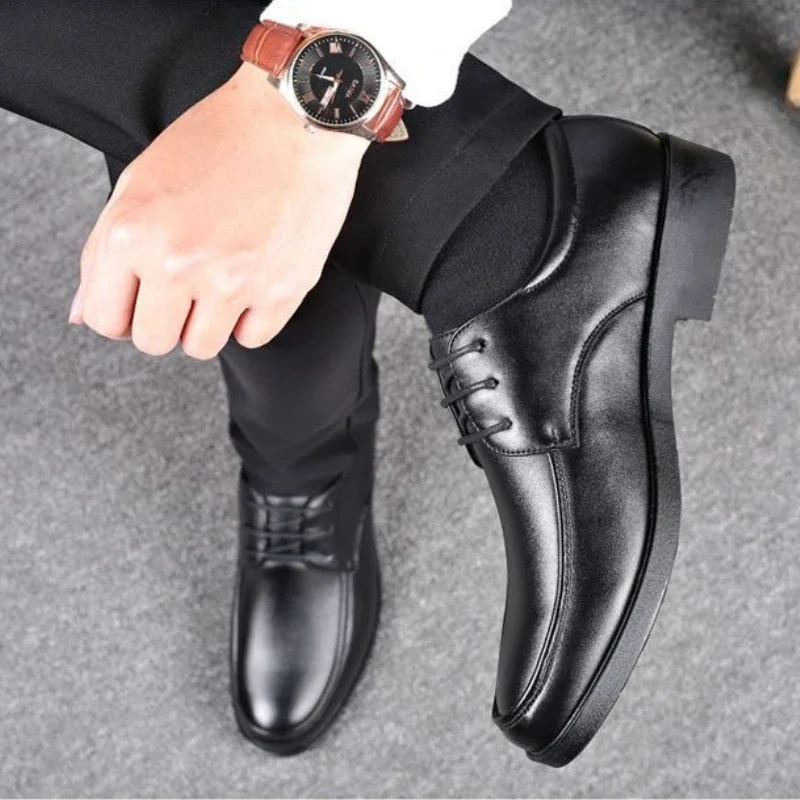 

Мужские туфли на шнуровке в корейском стиле с круглым носком, низкая цена, одежда, тренд 2025 года, дешевая социальная обувь Liquidation 39 для мужчин