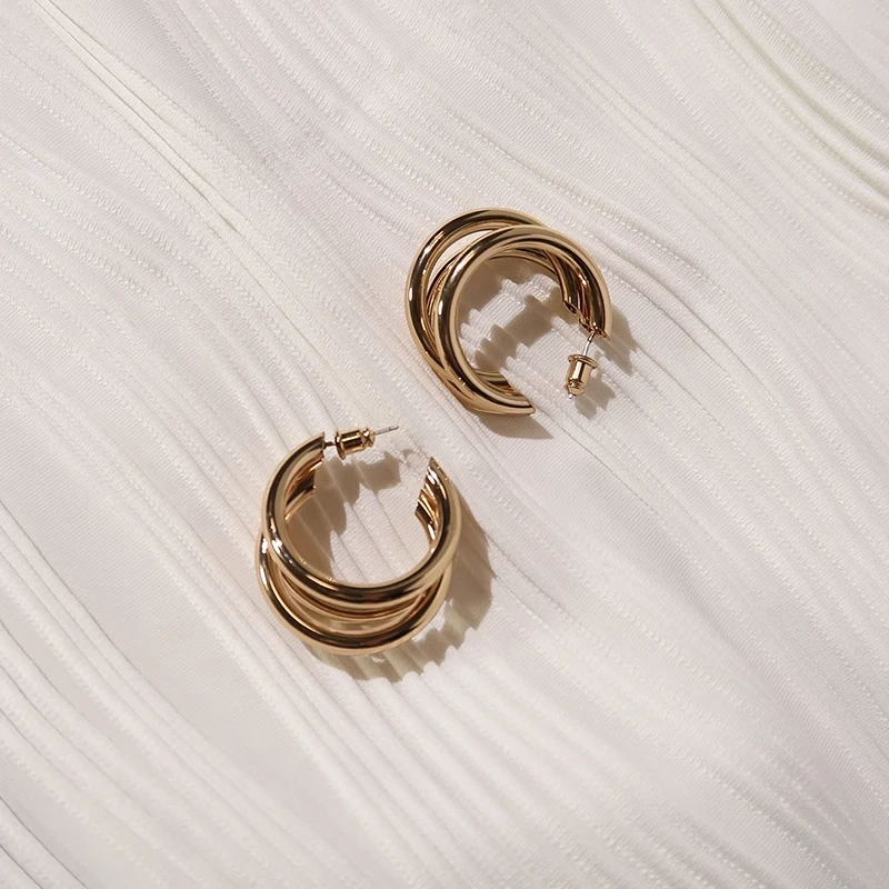 

European and American temperament ins gold big circle stud earrings advanced sense