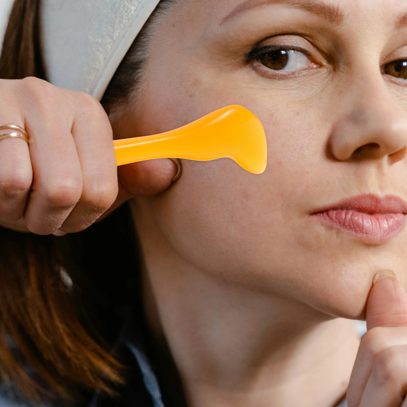 

1Set Resin Gua Sha Face Body Massage Tool Set Multi-Function Scraping Board Acupoint Pen Comb Muscle Scraper Kit