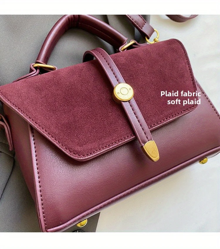 Elegant Faux Handbag with Adjustable Strap Golden-Tone Hardware and Flap Closure - Trendy Commuting Hobo Crossbody Bag for Women