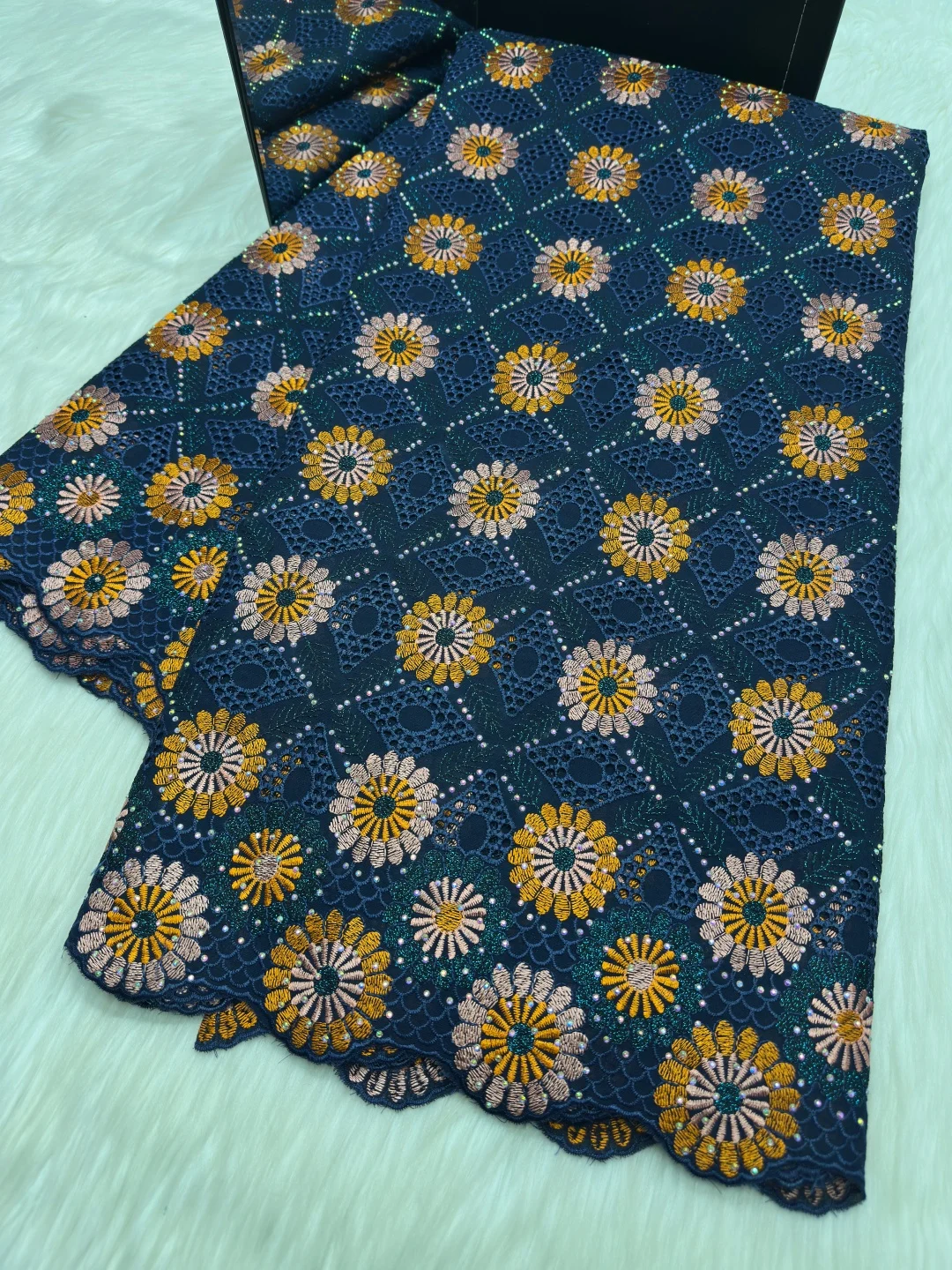 

Новейшая африканская кружевная ткань из полиэстера и хлопка 2026 года, высококачественное швейцарское кружево-вуаль с камнями, нигерийская вышивка для свадебных платьев