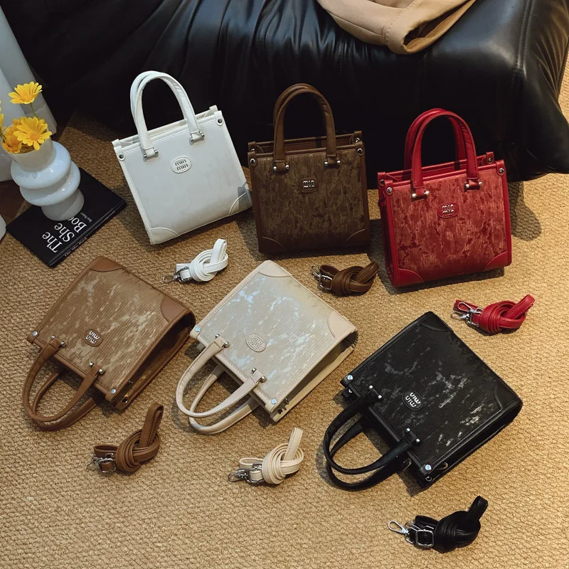 

Новая универсальная премиальная сумка-тоут для женщин, модная сумка через плечо, повседневная сумка-клатч