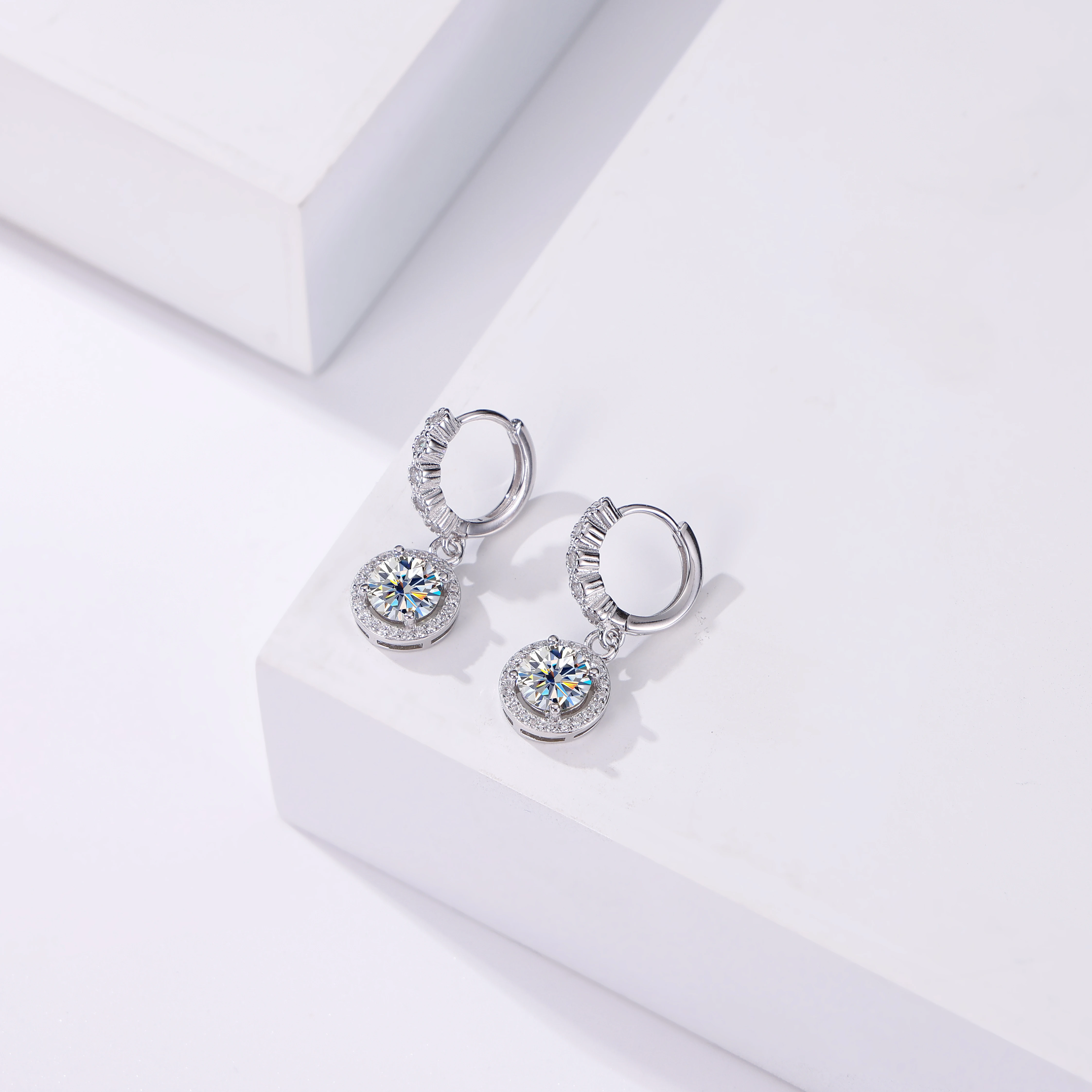 JOIAS HOME Silver 925 Classic Round D Color Moissanite Jewel Earrings, Fashionable and Elegant Valentine's Day Gift for Wife