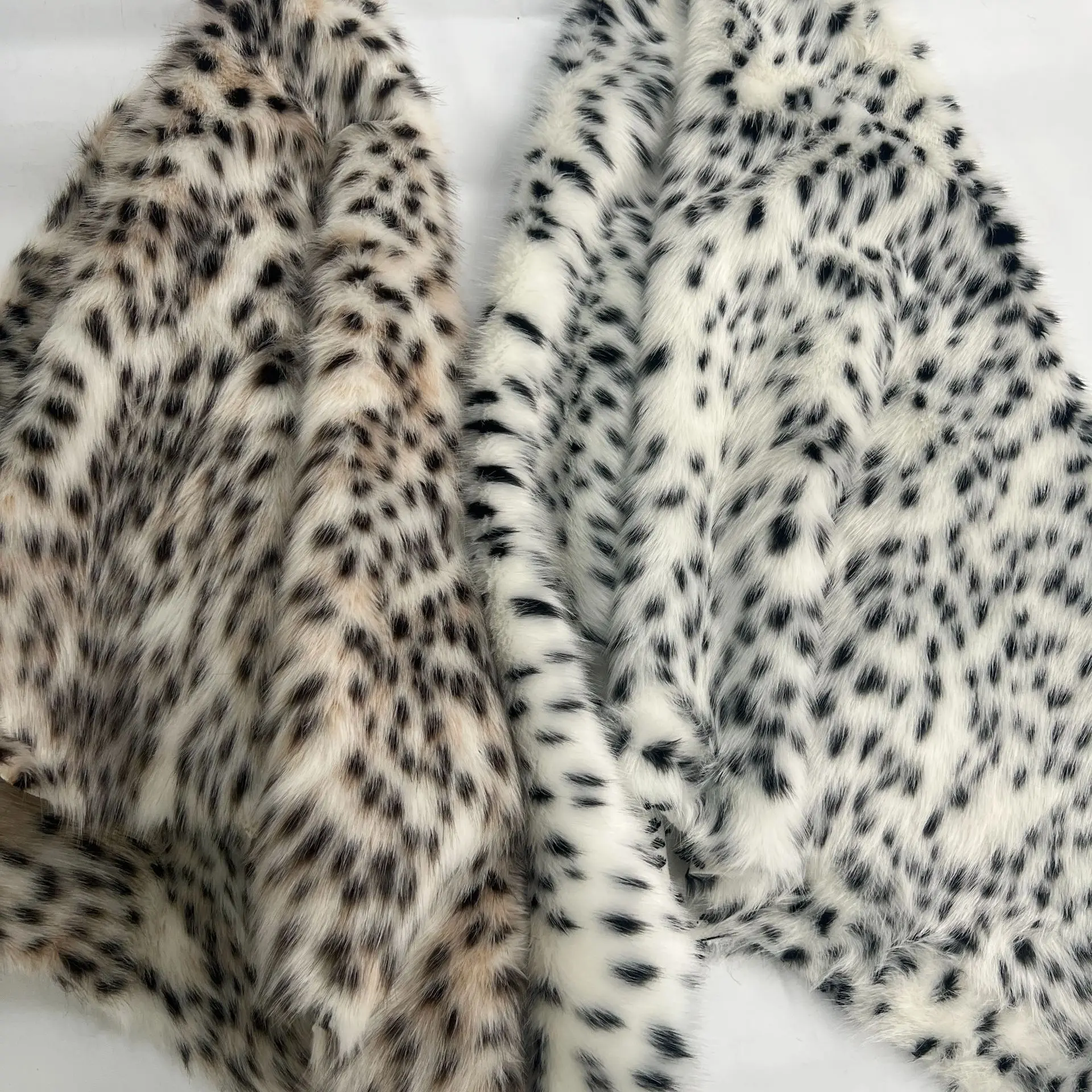 

1 ярд плюшевый черный виноградный белый горный леопардовый принт пятна длинные волосы ткань из искусственного меха лисы, фетровая ткань, плюшевые коврики для ковров