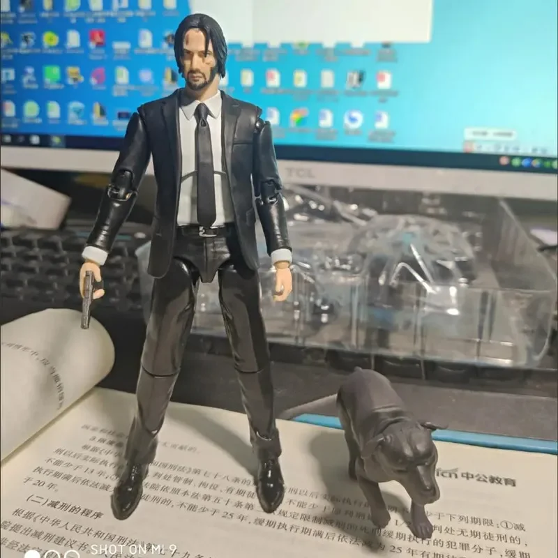 17cm John Wick Action Figures With Dog Anime Figure Mafex085 Keanu Reeves Pvc Statue Model Figurine Doll Ornament Childs Toy Gif