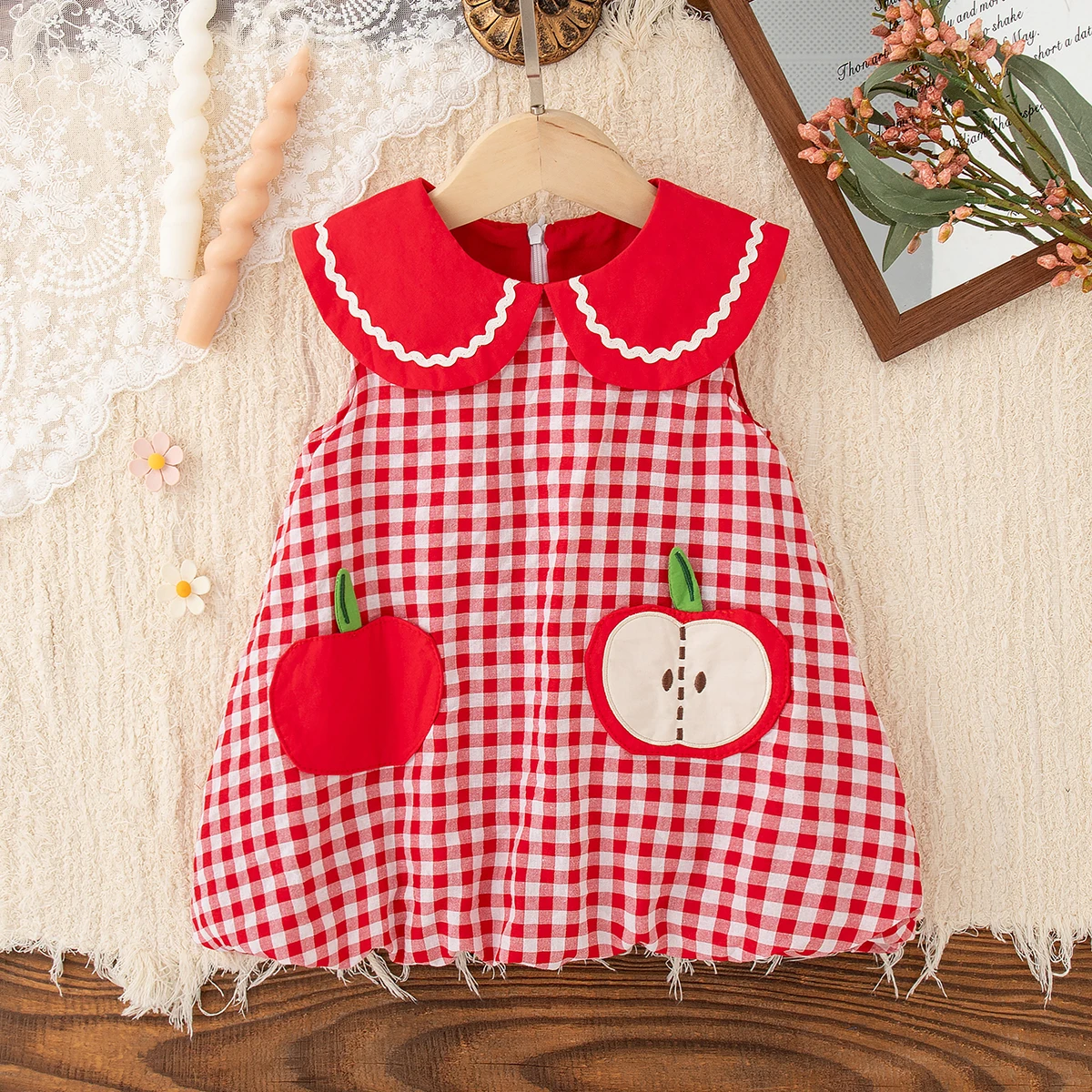 

Baby Girl Dress Cute Apple Design Doll Collar Sleeveless Red Plaid Dress for Kids Girl Summer Outing Picnic Clothing