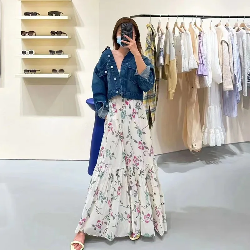 เอ็มโฮม 2023 ซัมเมอร์ ใหม่ล่าสุด เดรสลายดอกเล็กๆ สไตล์หวานๆ ทรงเอ กระโปรงพลีทเอวสูง...