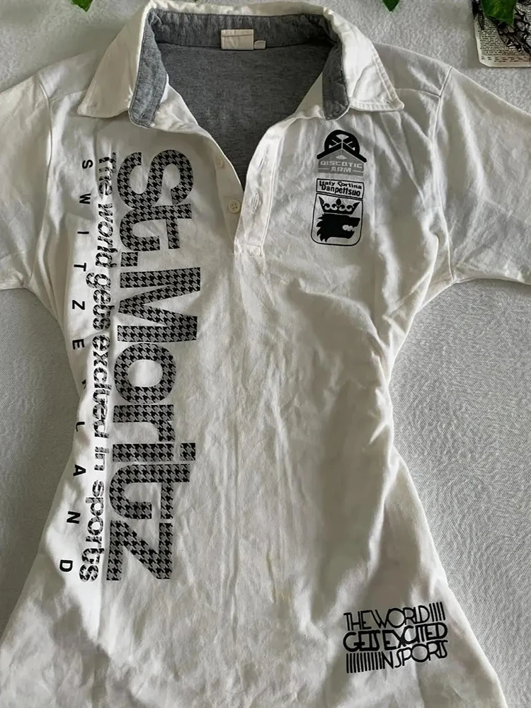 Y2K Japanse Streetwear Poloshirt Vrouwen Slim Crop Tee 2025 Witte Korte Mouw Tops Brief Badge Houndstooth Vintage Harajuku