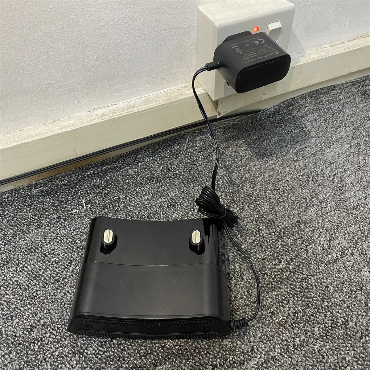 Charging Station For Eufy L60 Hybrid / L60 / L50 / L50 SES Robot Vacuum Cleaner Charging Pile Base Spare Parts 20V—0.6A