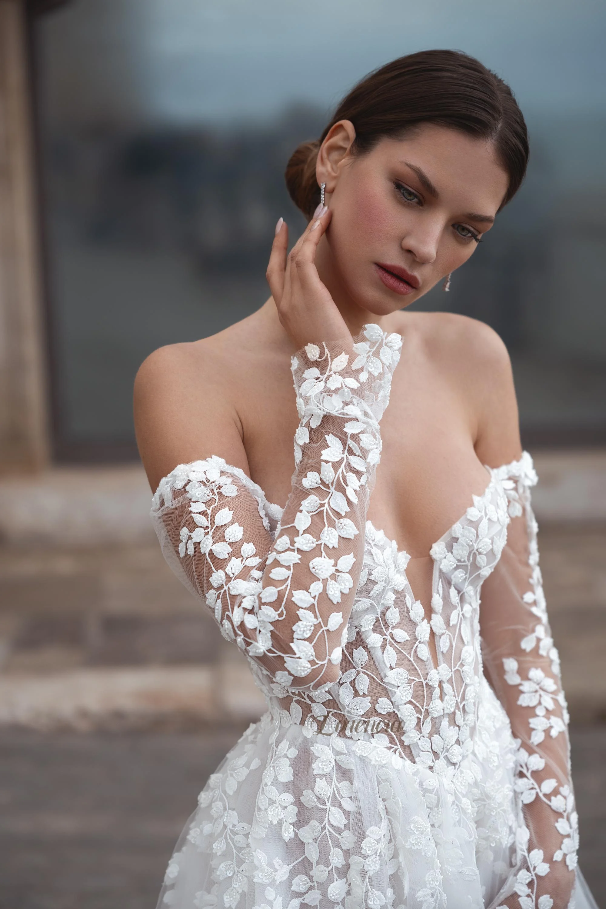 Lorencia Long Sleeves Beach Wedding Dresses Off the Shoulder Lace Appliques Tulle Basque A-Line Bridal Gowns Customized