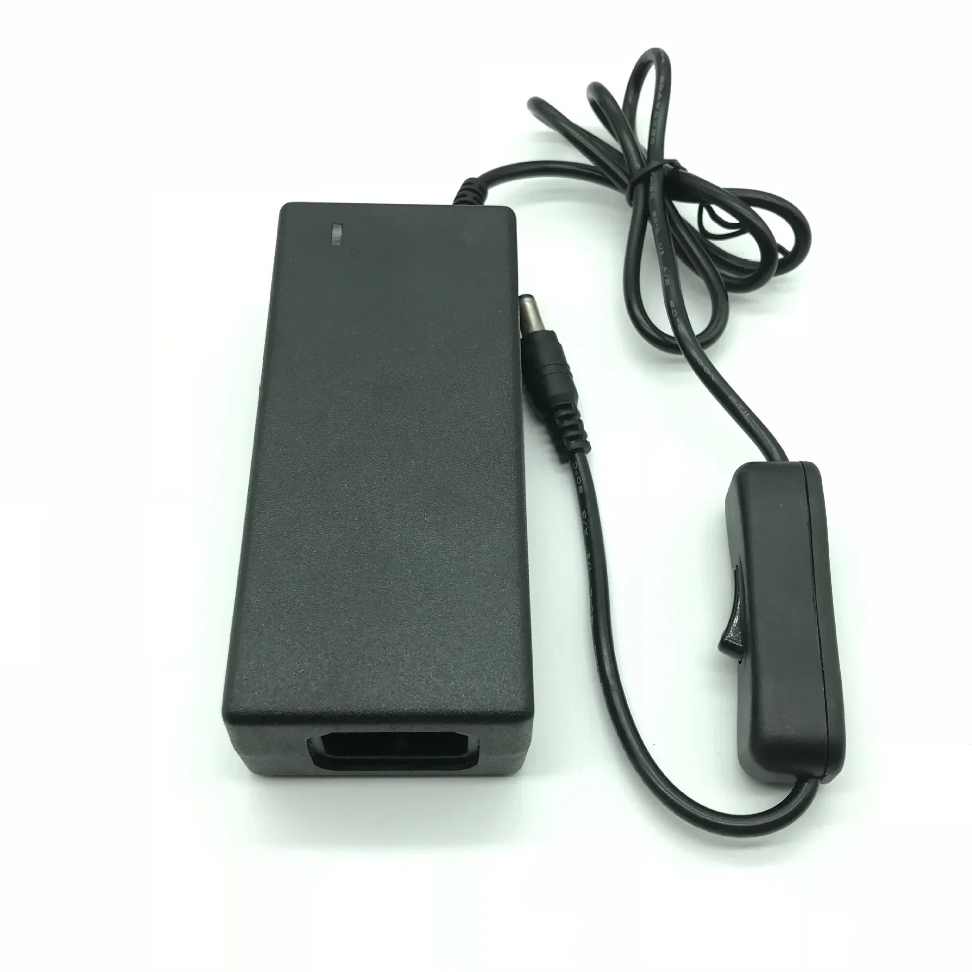 

Импульсный адаптер питания 12V1A, источник питания водяного насоса 12V2A, источник питания светодиодной ленты двигателя 12V3A