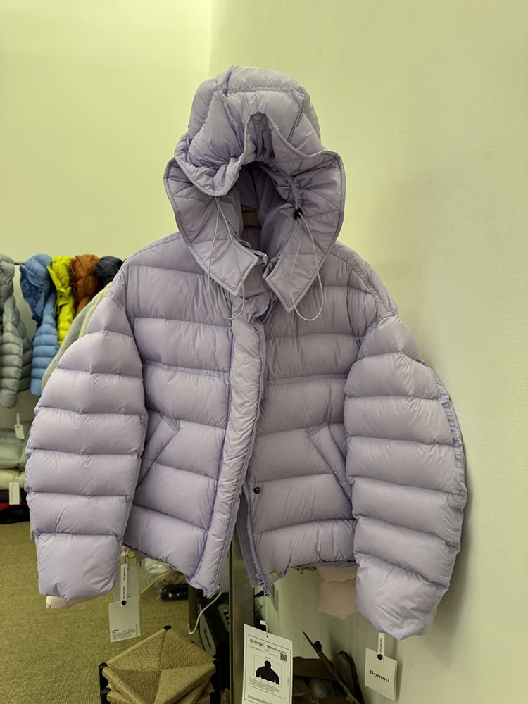90 Piumino d'anatra bianco stile corto 2025 Inverno delle nuove donne con cappuccio a costine di maiale Puff Feel Versione coreana Cappotto allentato Alla moda