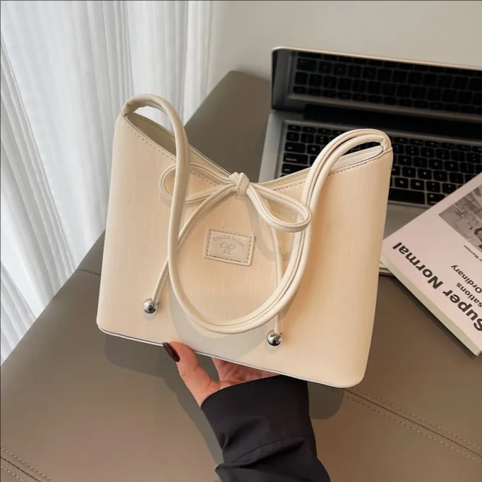 

2025 Summer Minimalist Shoulder Bag for Women Fashionable Tote Designer Luxury Bag with Bow Handle Sling Bag Stylish Handbag