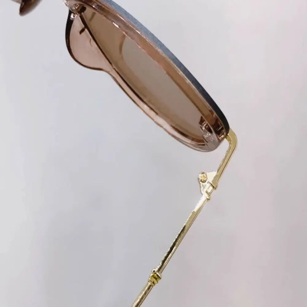 نظارات شمسية سوداء على الطراز الكوري للنساء، إطارات كبيرة مقاومة للأشعة فوق البنفسجية، نظارات شمسية مستديرة باللون البني الداكن، نظارات للشاطئ