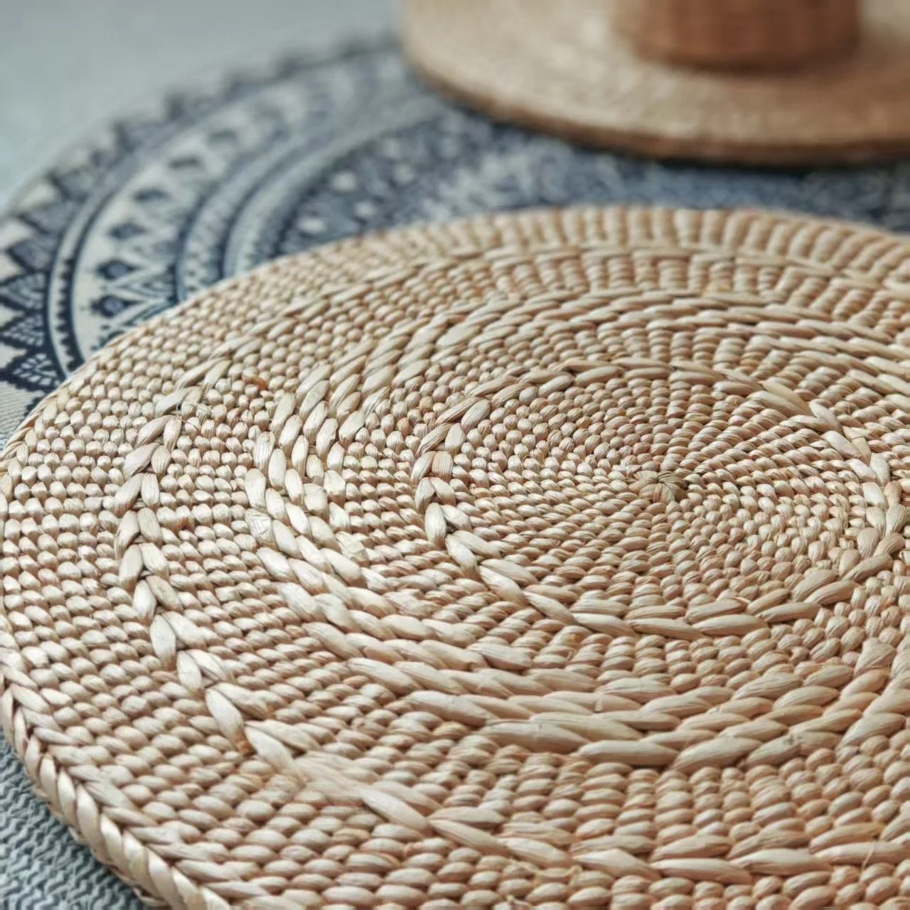 Hand woven double-layer cushion cushion sofa cushion grass woven cushion dining chair cushion comfortable buttocks cushion