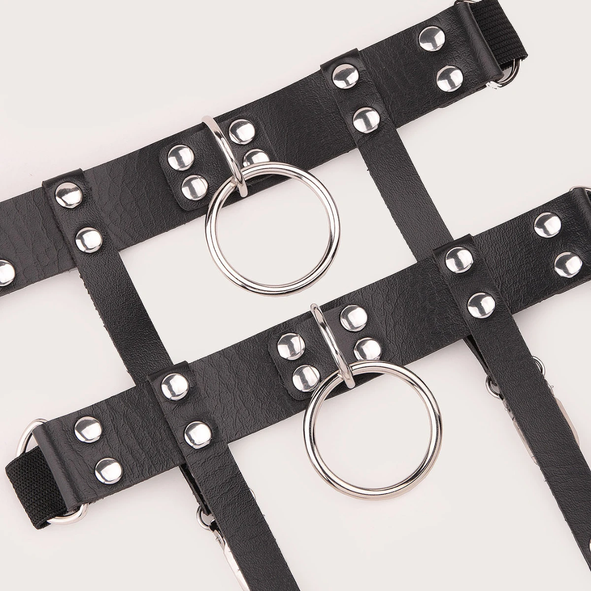 2023 New Circle Punk Handsome Women\'s Hanging Socks Buckle Metal Leather Y2K Spicy Girl Leg Ring garter