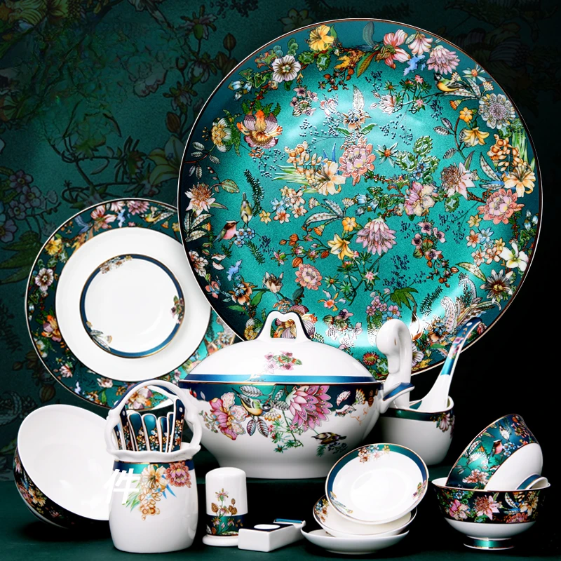 Fine China Home Dinnerware Sets Christmas Gift Women Luxury Kitchen Dinnerware Plates Guests Vajilla De Platos Dishes Set