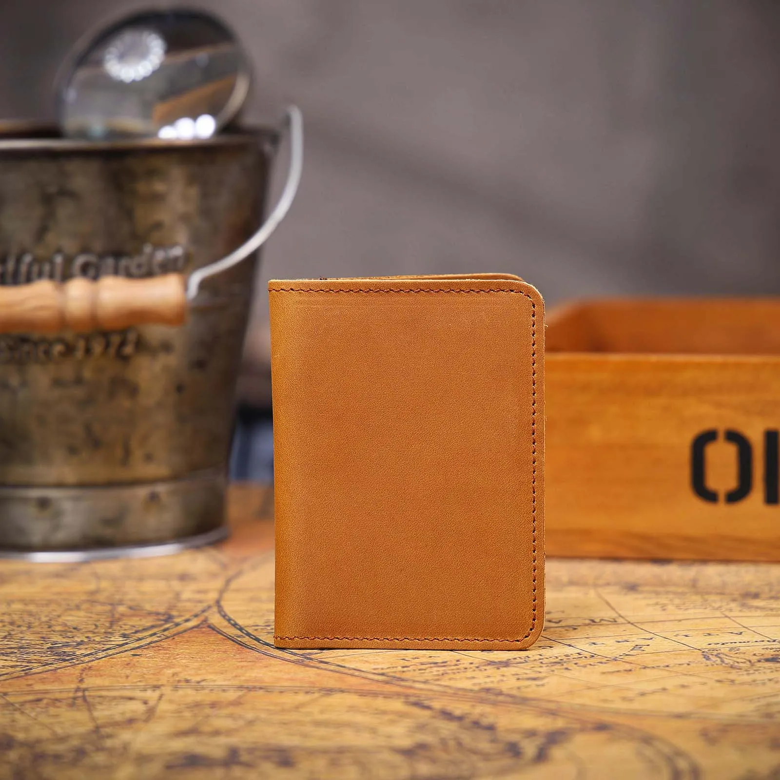Echtleder-Kartenetui, einfache Mini-Geldbörse von Crzay House Leather, perfekt zum Tragen von Bargeld und Karten – Detail 16