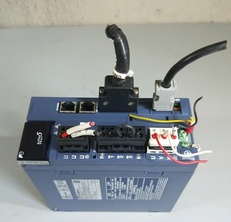 Usado em bom estado Servo driveServo motor