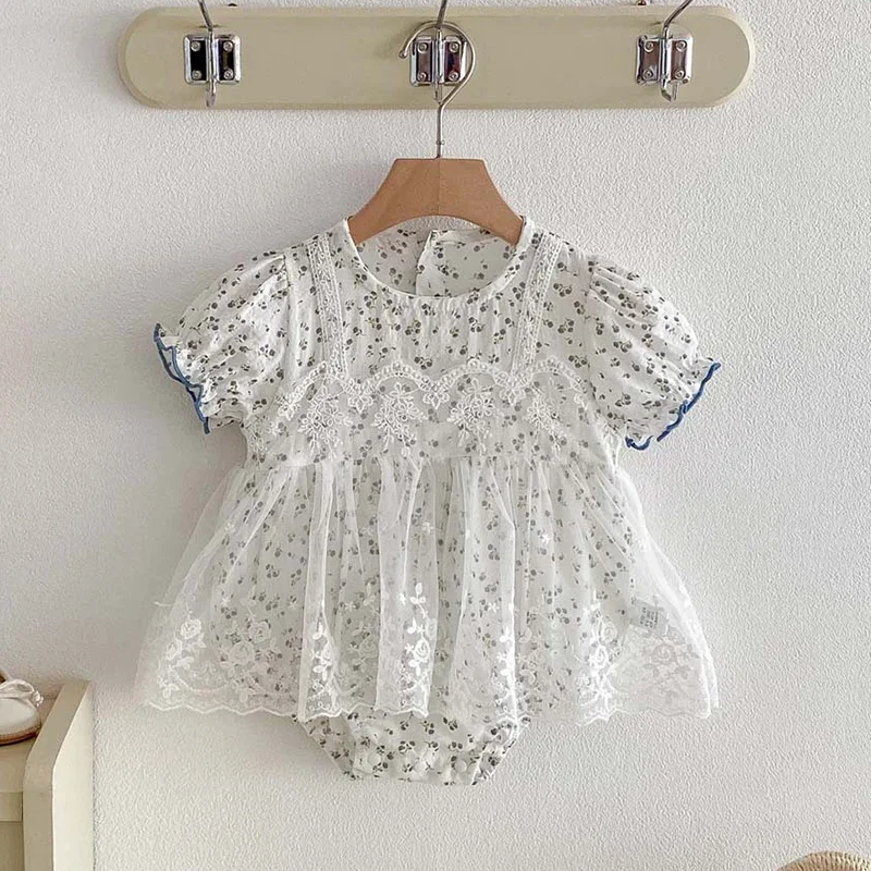 

Новый летний комбинезон для девочек 2026 года, с коротким рукавом, из хлопка, с принтом и сетчатыми вставками, для новорожденных, 0-24 месяца, детская одежда