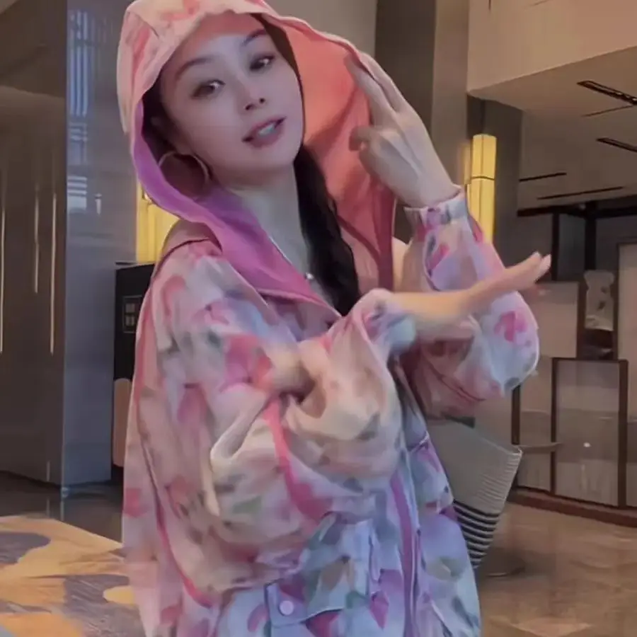 

New In 2025 Summer Floral Print Zipper Hooded Shirts Blouses Women's Long Sleeve Loose Casual Sunscreen Tops Woman Clothes