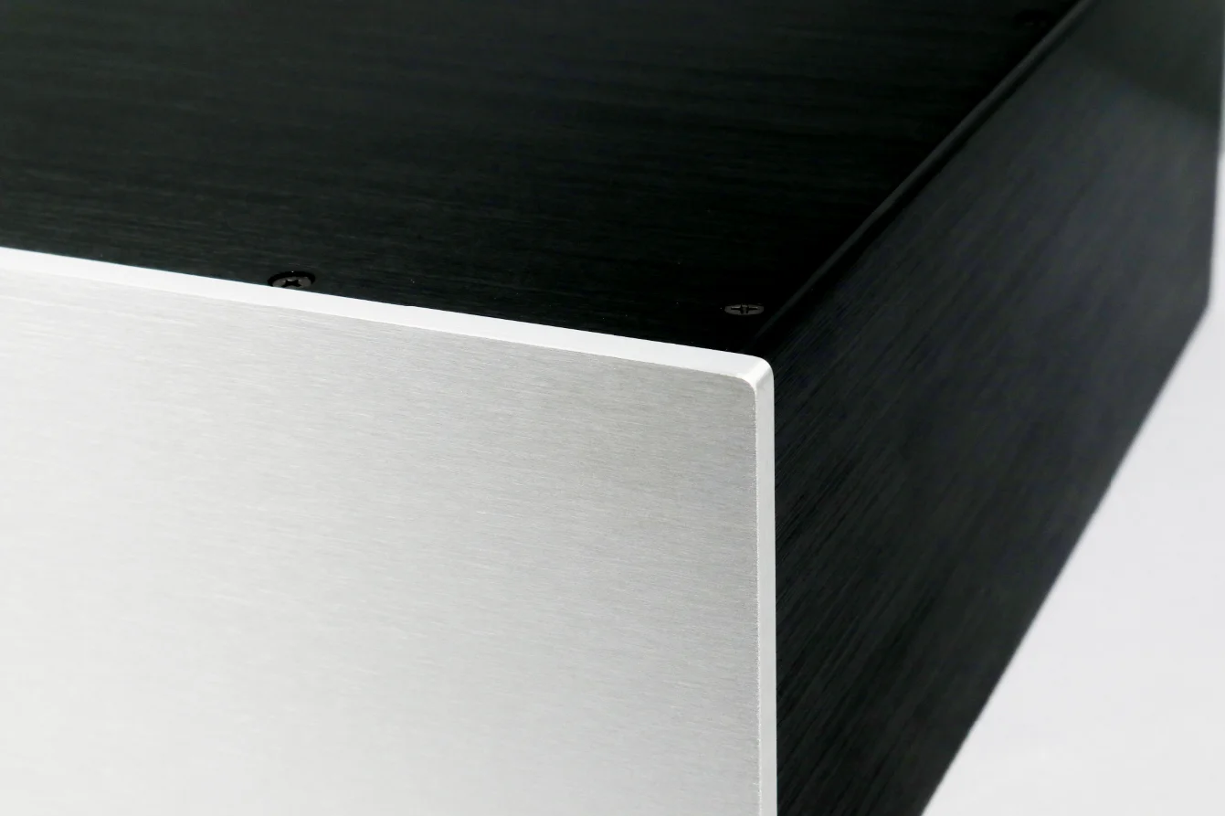 آلة الكمبيوتر المصنوعة من الألومنيوم هيكل التحكم الصناعي المضخم الهيكل الألومنيوم DIY 430 * 150 مم * 408 مم