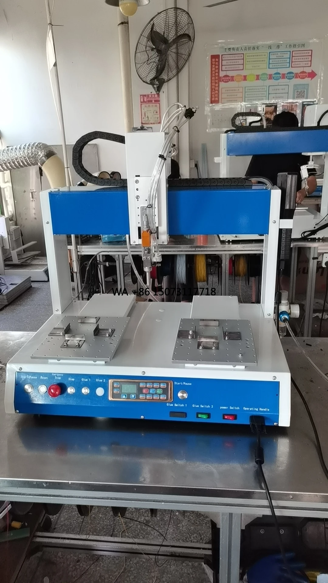 Spruzzatrice automatica di colla Distributore automatico di colla a doppia piattaforma