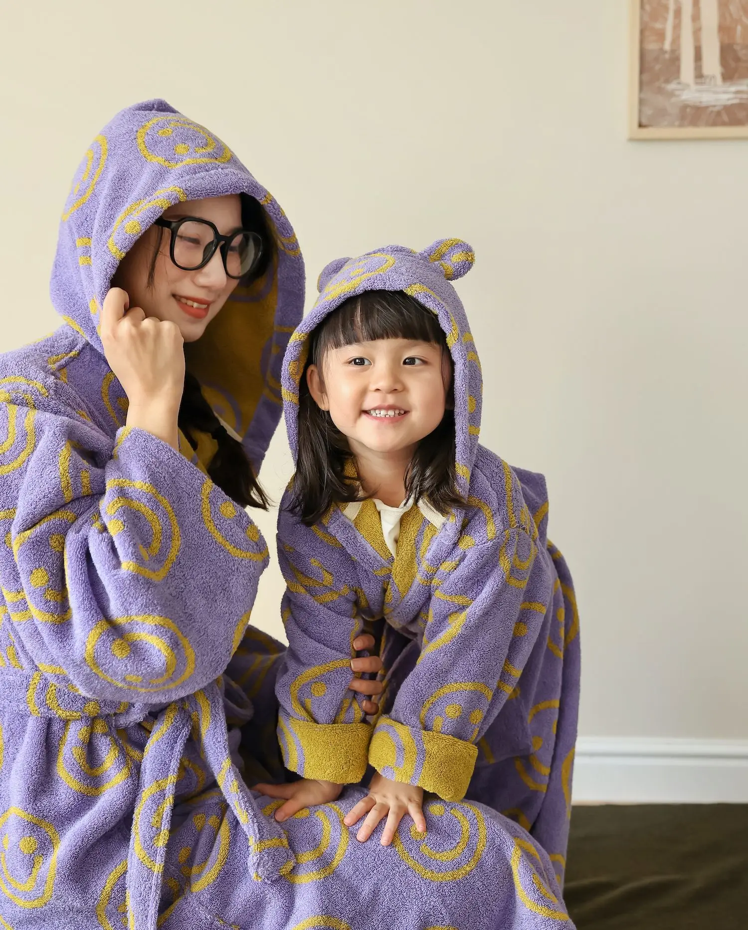 Smiley Face Pattern Cotton Parent-child Bathrobe Towel Soft Kids Ear Hoodies Bathrobe Kimono Sleepwear Coat Bath Unisex  Towel