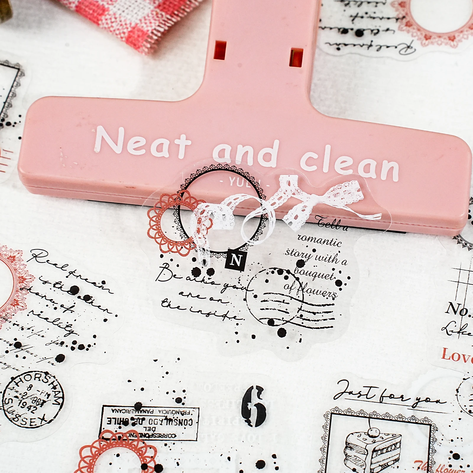 エトリライフ レース縁 シンプルな英語ラベル柄 透明ペットステッカー DIYフォトアルバム、スクラップブッキング用品、ノート、携帯電話ステッカー、水筒、荷物、部屋の装飾、子供用ギフトバッグ、おもちゃステッカー、小さなギフト用